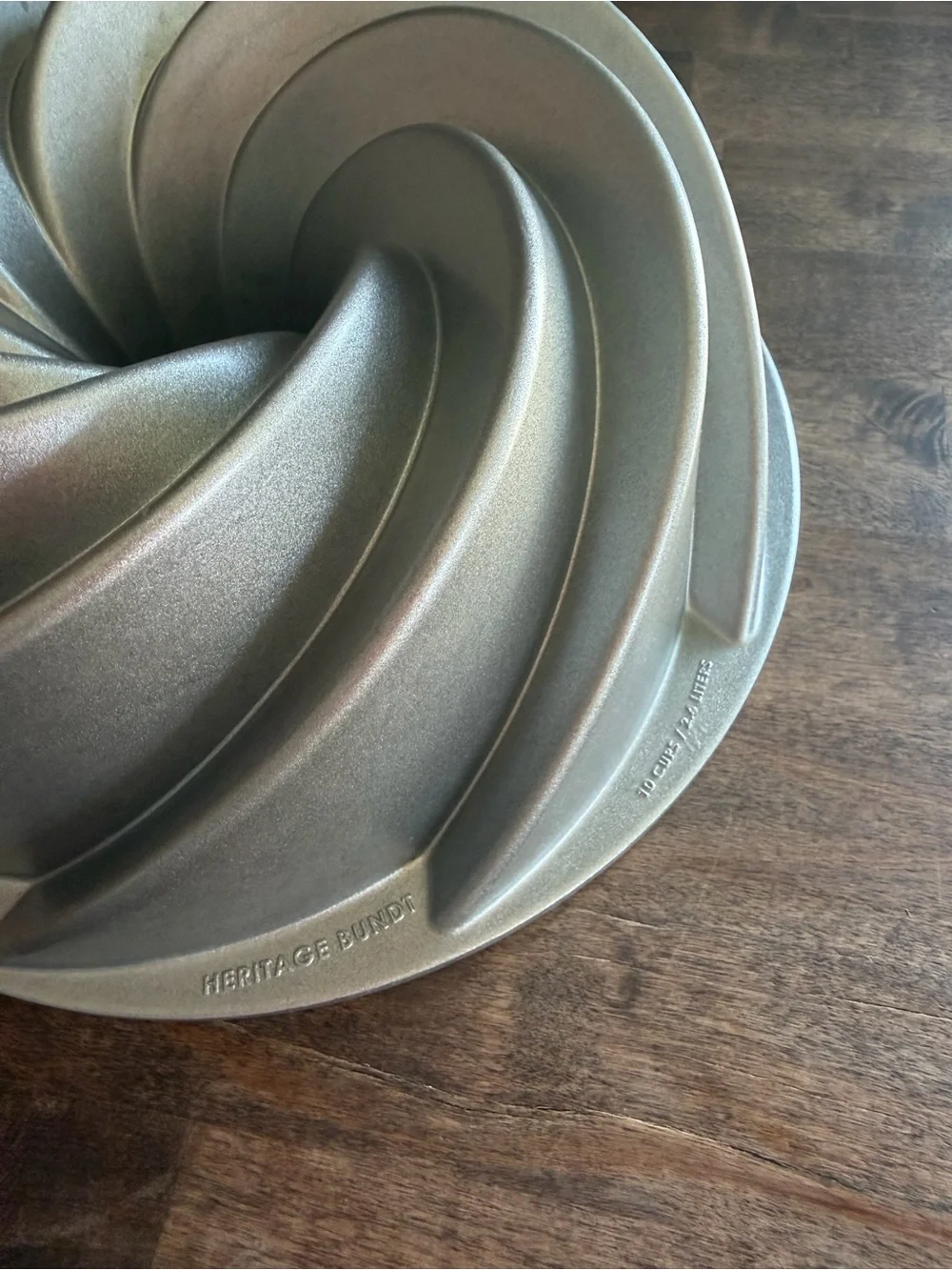 Nordic Ware Swirl Bundt Pan - Metallic Gray